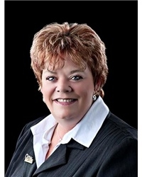 PHYLLIS MAVES photo