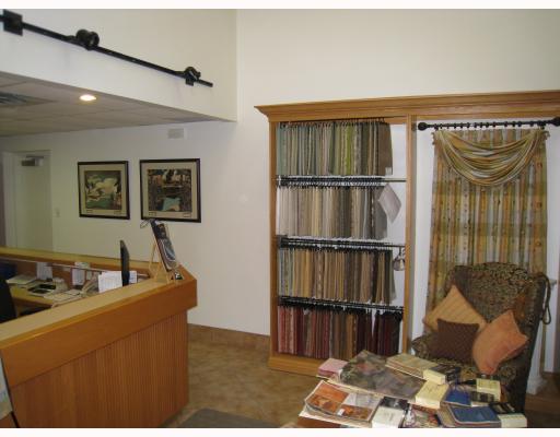 Voir l’image agrandie dans une galerie d’images