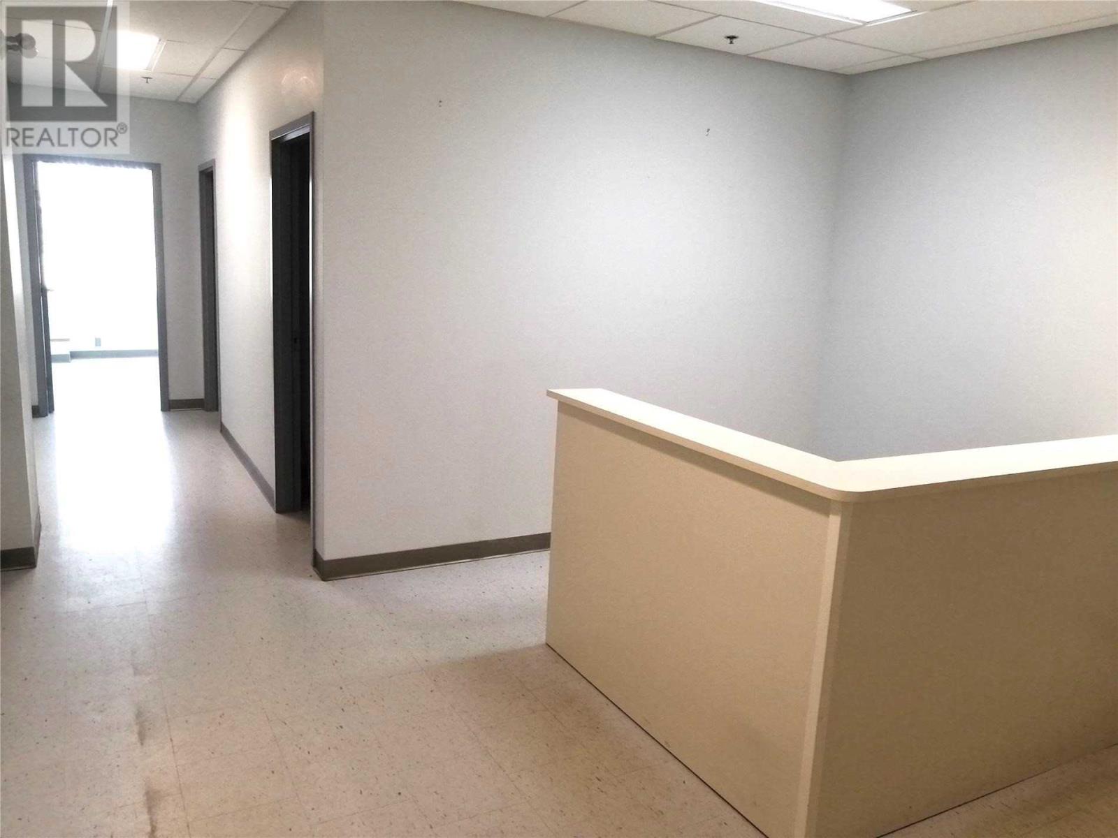 Voir l’image agrandie dans une galerie d’images