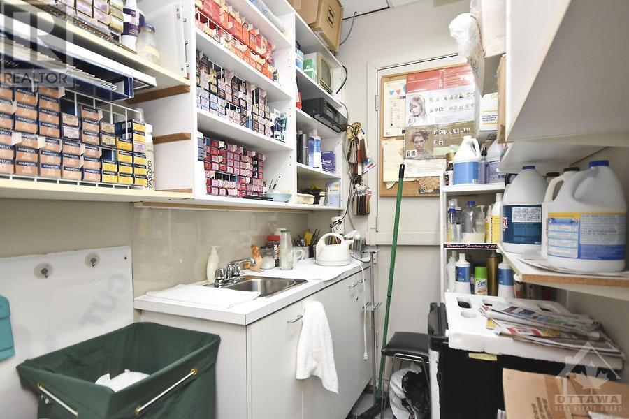 Voir l’image agrandie dans une galerie d’images